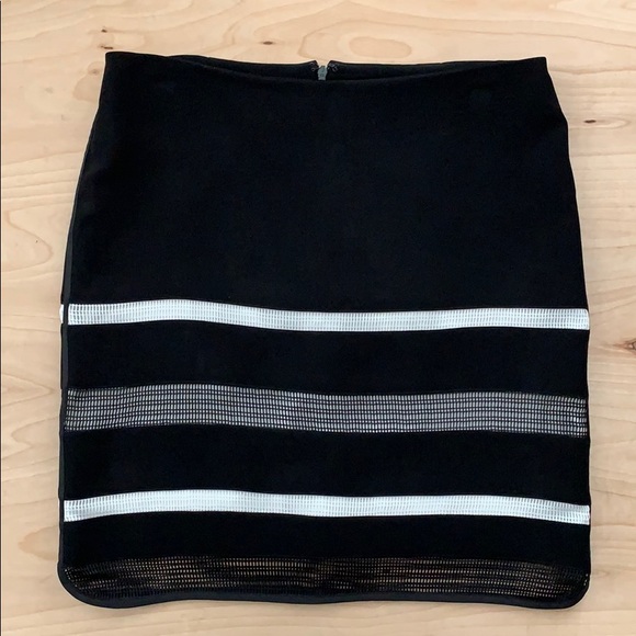 WHBM Mesh Inset Skirt - Picture 2 of 8